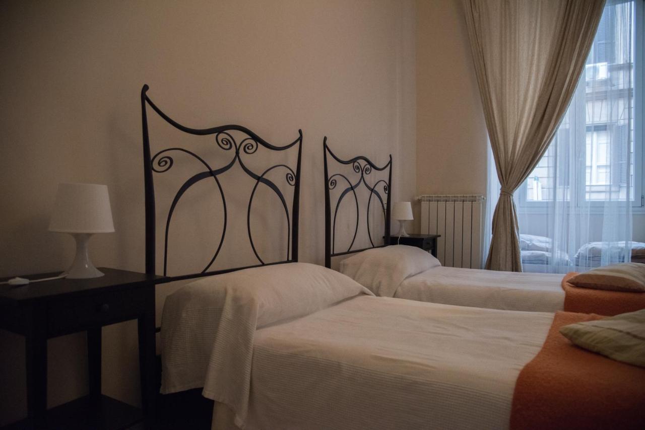 Beautiful And Spacious Apartment Next To Termini 10 Minutes From Coliseum Екстериор снимка