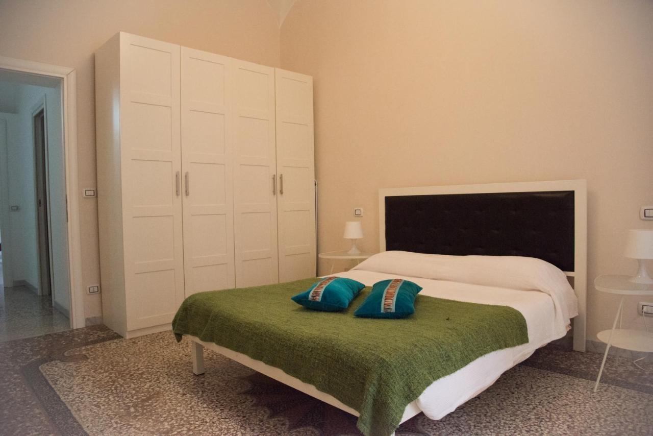 Beautiful And Spacious Apartment Next To Termini 10 Minutes From Coliseum Екстериор снимка