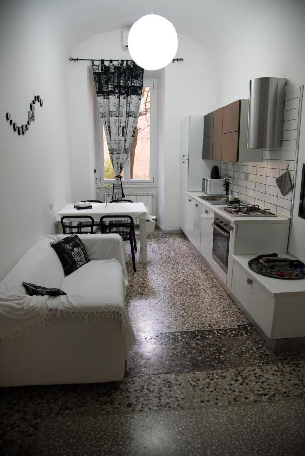 Beautiful And Spacious Apartment Next To Termini 10 Minutes From Coliseum Екстериор снимка